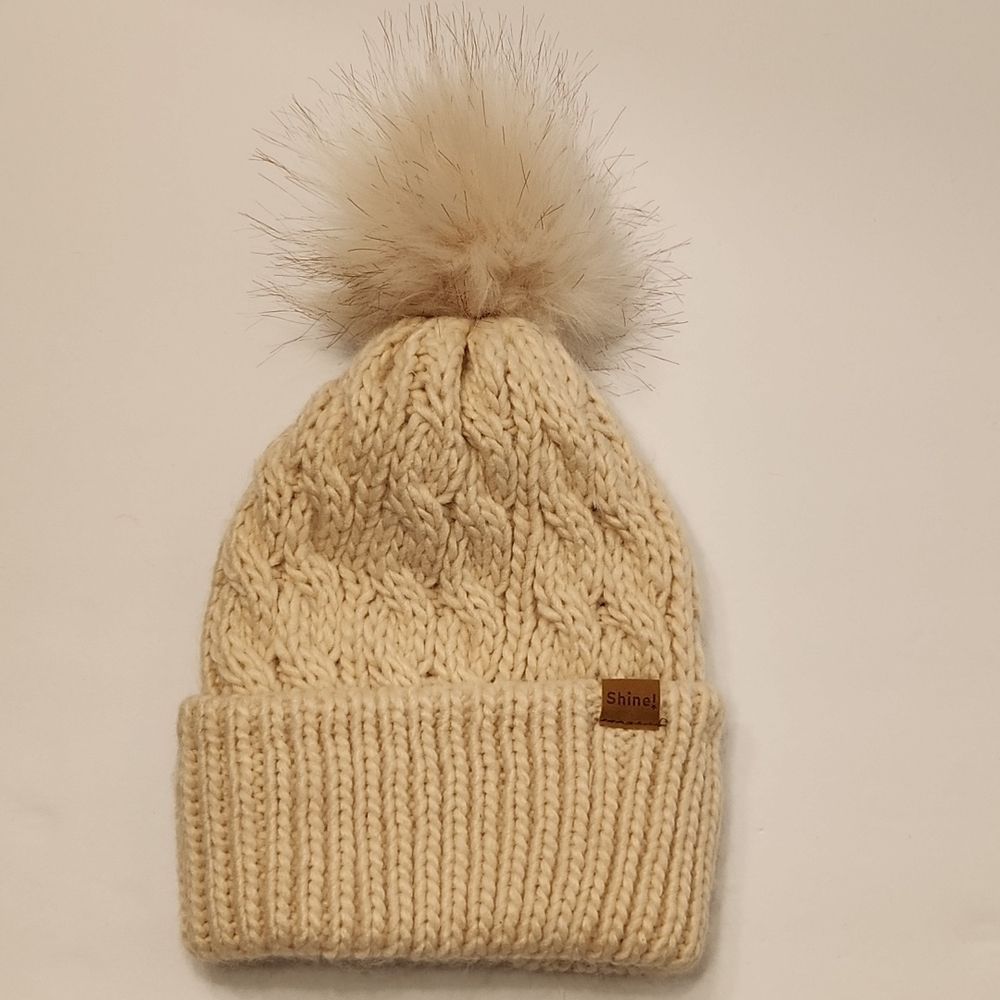 3️⃣💲2️⃣0️⃣ Girls ivory thick knit pompom winter beanie hat 2-4T